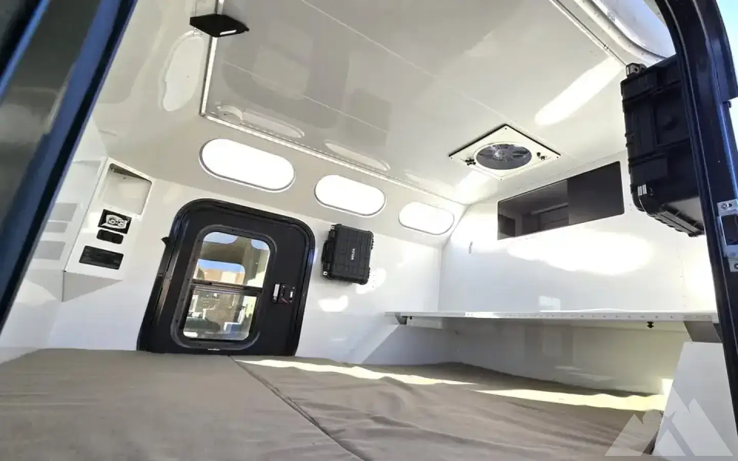 2023-mammoth-overland-off-road