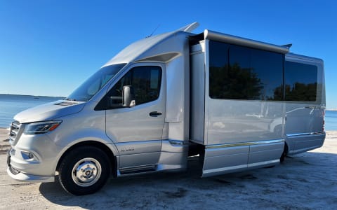 (The Glamper Camper) Airstream Atlas- Nicest Campe