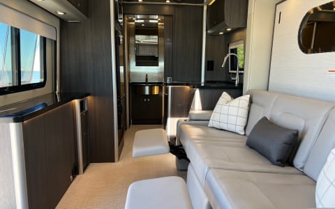 (The Glamper Camper) Airstream Atlas- Nicest Campe