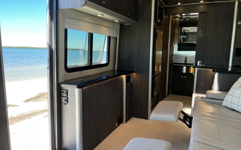 (The Glamper Camper) Airstream Atlas- Nicest Campe