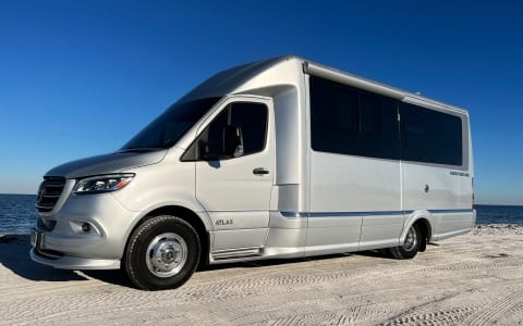 (The Glamper Camper) Airstream Atlas- Nicest Campe