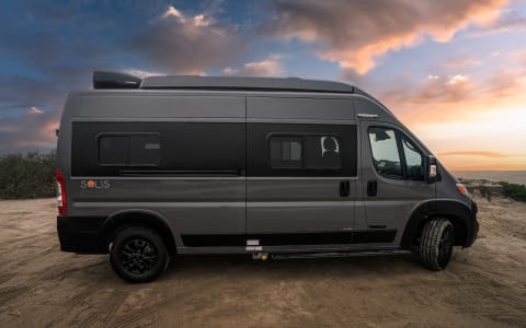 2025 Winnebago Solis: Easy Coastal Camper Van (Sle