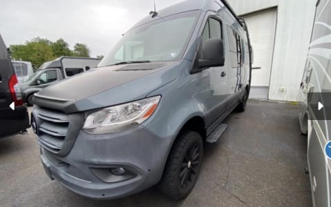 Storyteller Overland Stealth MODE 4x4