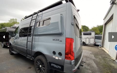 Storyteller Overland Stealth MODE 4x4