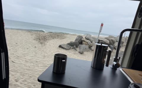 Aventure Van-Winnebago Revel