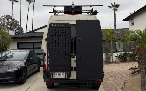 Aventure Van-Winnebago Revel