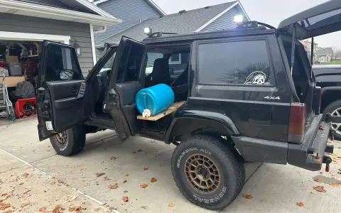 2000 Jeep Cherokee