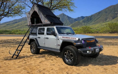 Jeep Wrangler Rubicon by Easy Camping Maui
