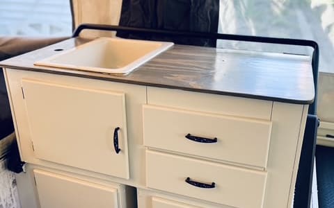 Beautifully Restored Vintage Pop-Up – 1989 Coleman