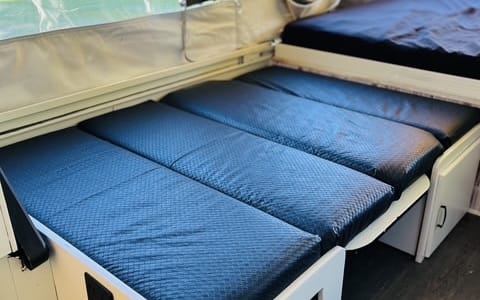 Beautifully Restored Vintage Pop-Up – 1989 Coleman