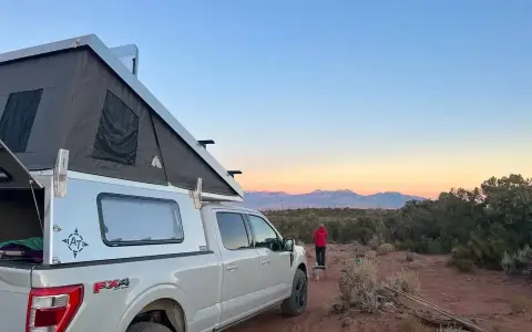 AT Summit 6.5 Truck Camper / Topper for Sale