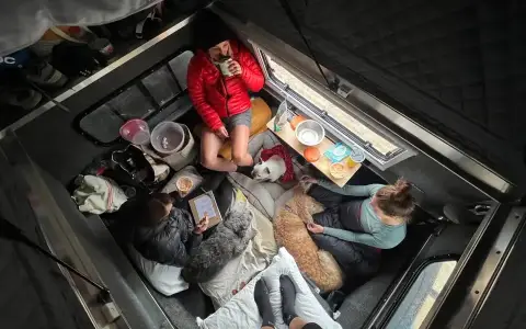 AT Summit 6.5 Truck Camper / Topper for Sale