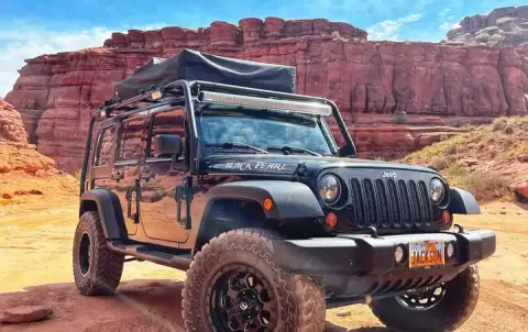 Smittybilt Overland XL Rooftop Tent WITH ANNEXT