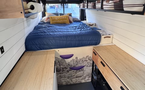 EREHWON adventure Van