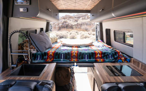 Antonio Vanderas | Sandy Vans Captain Quarters | 2
