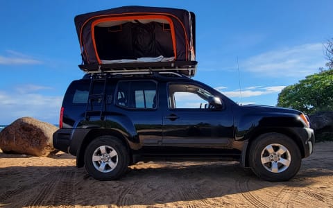 Black Xterra 4x4 Premium Rooftop Tent! Gear Includ
