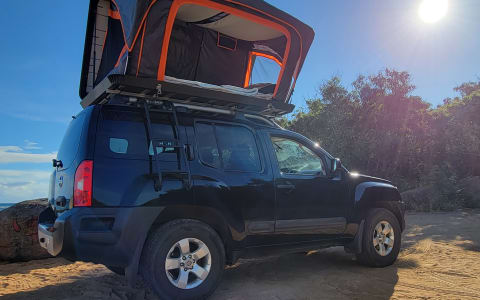 Black Xterra 4x4 Premium Rooftop Tent! Gear Includ