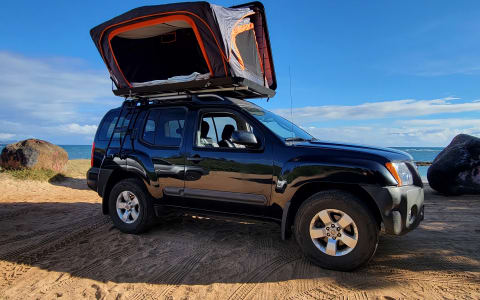 Black Xterra 4x4 Premium Rooftop Tent! Gear Includ