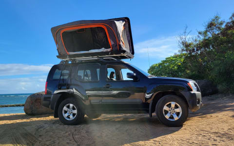 Black Xterra 4x4 Premium Rooftop Tent! Gear Includ