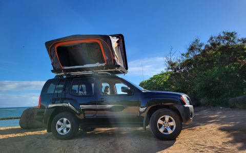 Black Xterra 4x4 Premium Rooftop Tent! Gear Includ