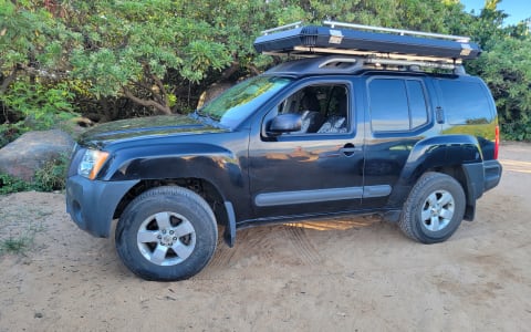 Black Xterra 4x4 Premium Rooftop Tent! Gear Includ