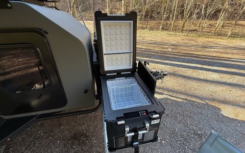 Cedar Ridge Deneb XT Off-Grid Adventure Trailer wi Cedar Ridge Deneb XT Off-Grid Adventure Trailer wi