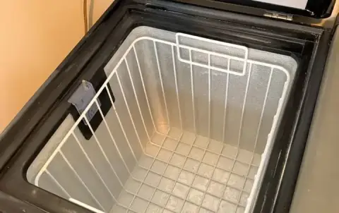 12V camping fridge ICECO VL60