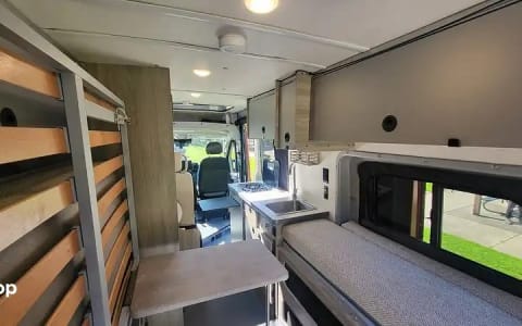 Luxury Adventure Camper Van - Fully Equiped, Easy 