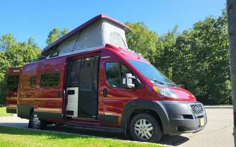 Luxury Adventure Camper Van - Fully Equiped, Easy 