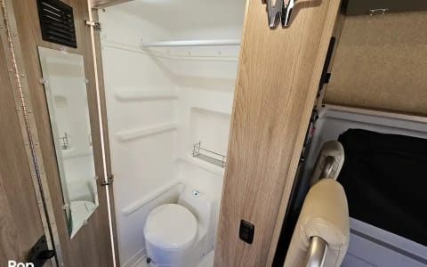 Luxury Adventure Camper Van - Fully Equiped, Easy 