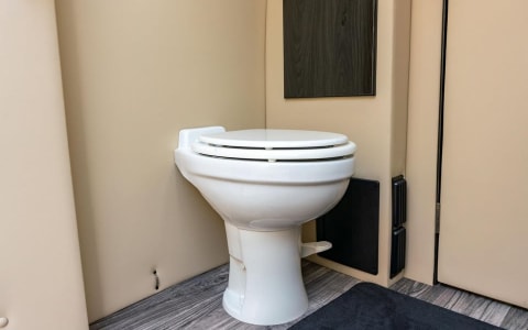 2024 Ultimate Toys Ultimate Coach (NEW LISTING)