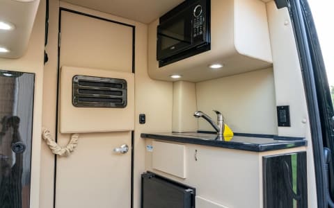 2024 Ultimate Toys Ultimate Coach (NEW LISTING)
