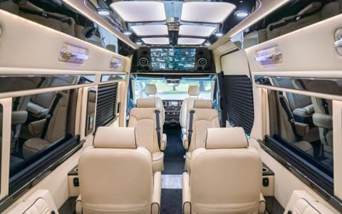 2024 Ultimate Toys Ultimate Coach (NEW LISTING)