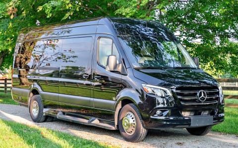 2024 Ultimate Toys Ultimate Coach (NEW LISTING)