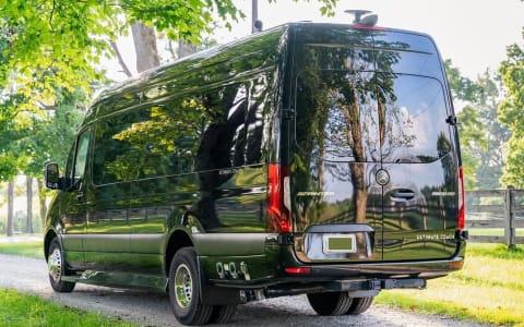 2024 Ultimate Toys Ultimate Coach (NEW LISTING)