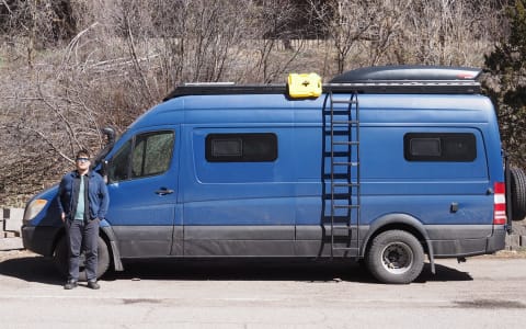 Charming Adventure Van – Off-Grid Ready & Adventur