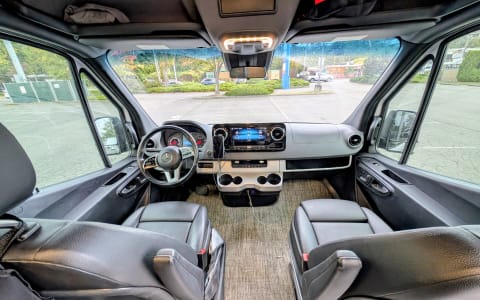 Galloping Gertie 2022 4x4 Mercedes Sprinter