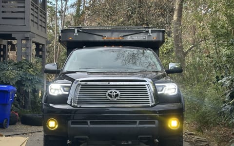 Toyota Tundra 4wd / 2023 hawk 4 wheel camper