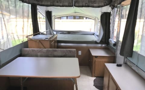 Pop out trailer for rent great condition