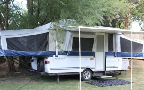 Pop out trailer for rent great condition