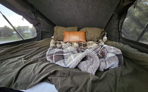 2025 Mercedes Campervan - Luxury Adventure for 4 o