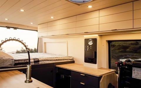 Octavia: 2022 RAM ProMaster Camper Van
