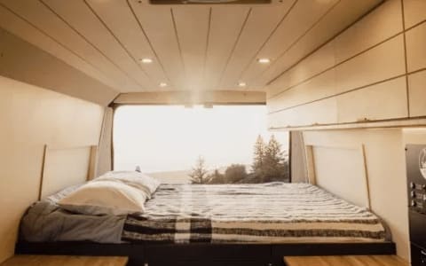 Octavia: 2022 RAM ProMaster Camper Van