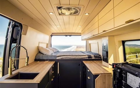 Octavia: 2022 RAM ProMaster Camper Van