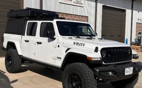 Gladiator Willys with 23Zero RTT
