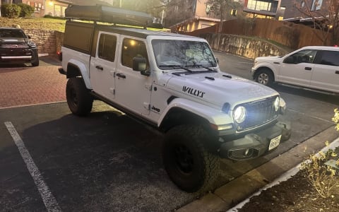 Gladiator Willys with 23Zero RTT