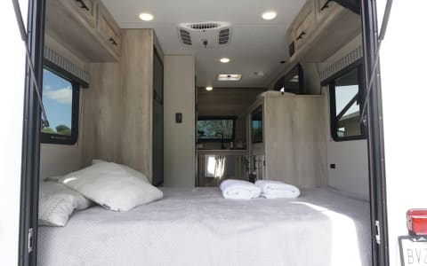 2021 KZ Escape Hatch! Perfect for Two and Easy to 