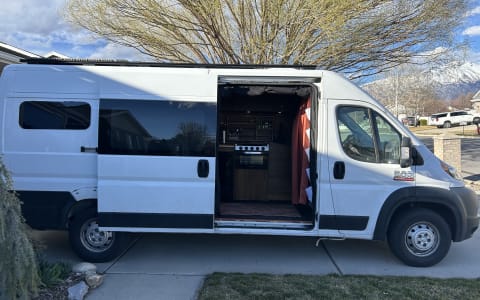 Appa, Your Fully Loaded Off-Grid Campervan