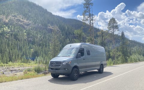 Adventure-Ready 4-Season 4x4 Camper Van – Off-Grid