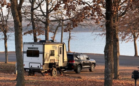 Cozy Couple’s Camper | Winnebago Hike 100 | Pet Fr